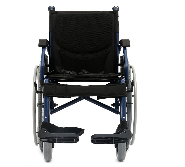 AR-320 — widok z przodu
